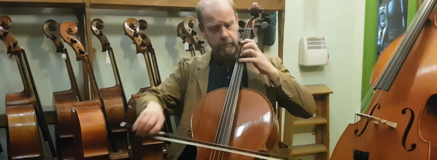 Rencontre musicale : le violoncelliste Richard Tunnicliffe raconte son nouvel instrument par Yann Besson (en)
